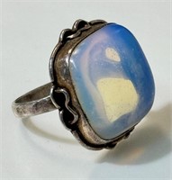 STUNNING ANTIQUE STERLING SILVER MOONSTONE RING