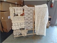 Lace Table Cloth,  Table Runner,  Doilies & Paper