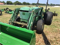 JD 520 Tractor with Bucket- KEY A-23