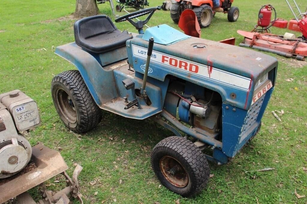 Ford LGT 125 Lawn Tractor (Not running)