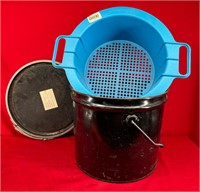 Midway USA Brass Sifter with Metal Pail & Lid