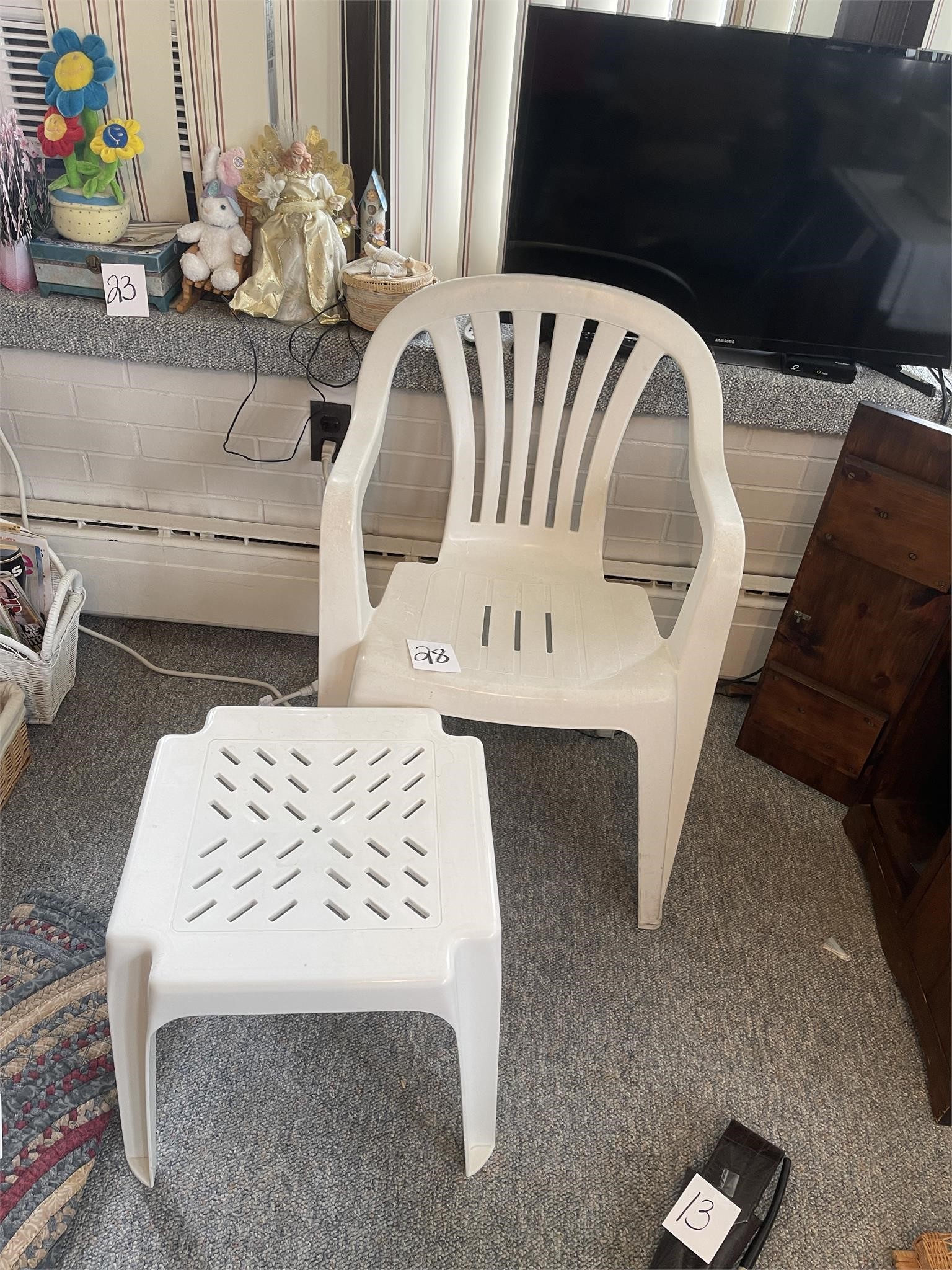patio chair and end table