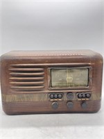 Antique Packard Bell Deluxe 46H Tube Radio