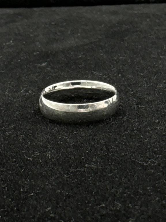 Beautiful Silver 925 Band Ring Size 6