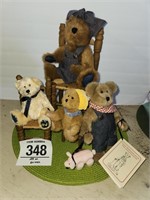 Boyd Bears - lgst 9" - w/ chairs