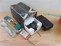 Lot of Radios and more vintage items