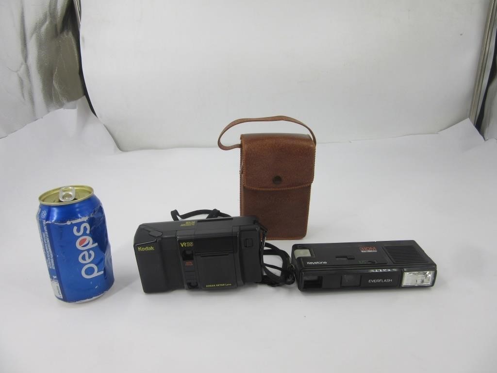 2 anciens appareils photo, Keystone 310M et Kodak