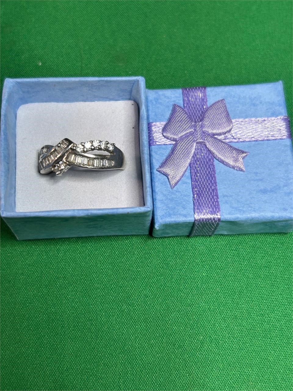 H22 Women’s antique silver ring