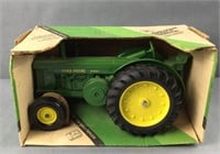 John Deere ertl model r tractor 1/16 scale