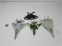 3 avions militaires en métal