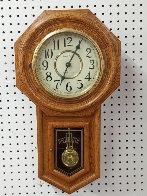 Classic Manor Regulator clock