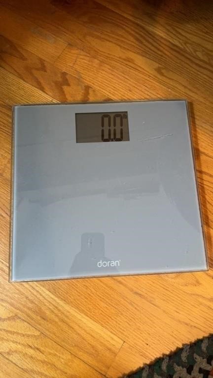 Class top weight scale by Duran, currently
