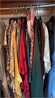 About 25 LuLaRoe ladies tops & a couple dresses,