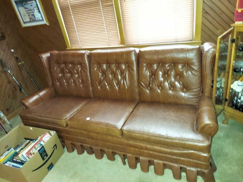 VINTAGE LEATHER COUCH