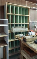 STANDING PARTITION SHELF