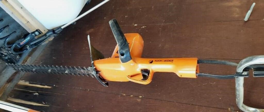 ELECTRIC HEDGE TRIMMERS