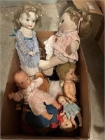 Box of misc dolls, poor condition