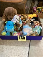 Box lot of stuffed animals