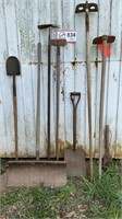 LAWN AND GARDEN HAND TOOLS