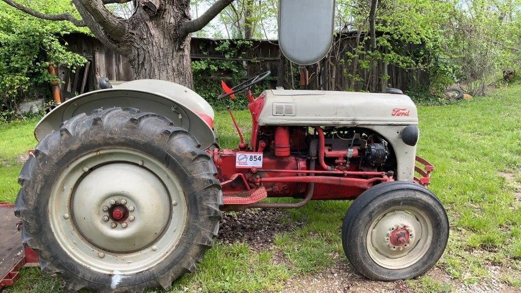 1940’s 8N FORD TRACTOR