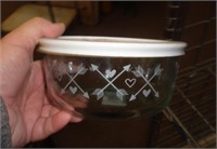 NEW 4 CUP GLASS PYREX BOWL W LID
