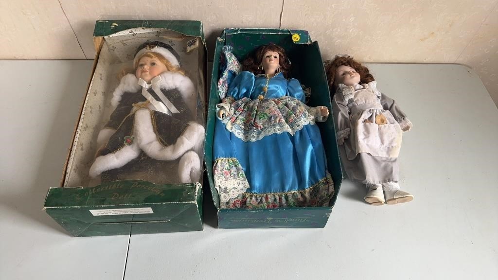 Vintage Porcelain Dolls(3)