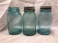 Lot of 3 Vintage Blue Mason Jars 2 Lids