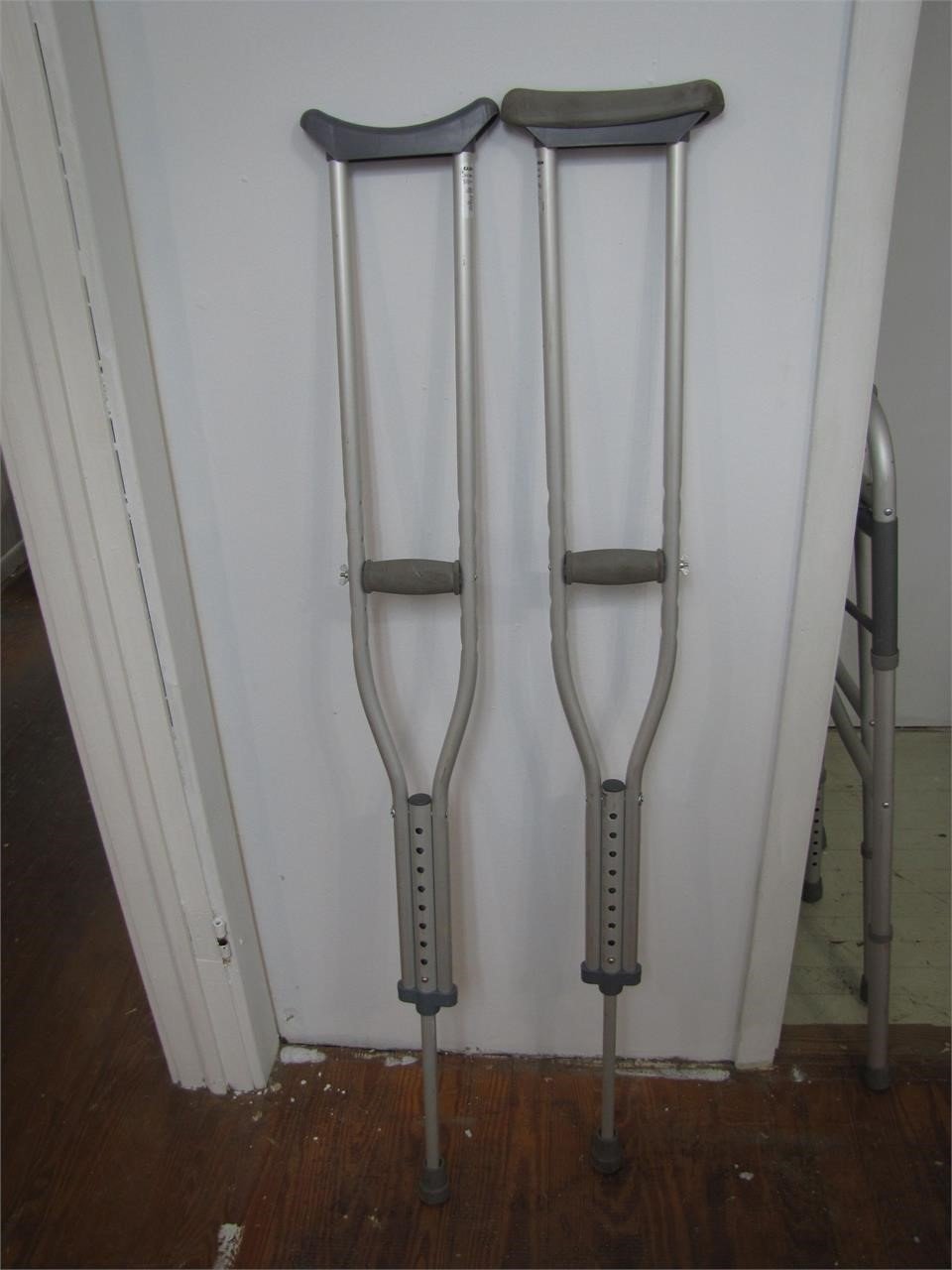 Guardian 300 Pound Capacity Adjustable Crutches