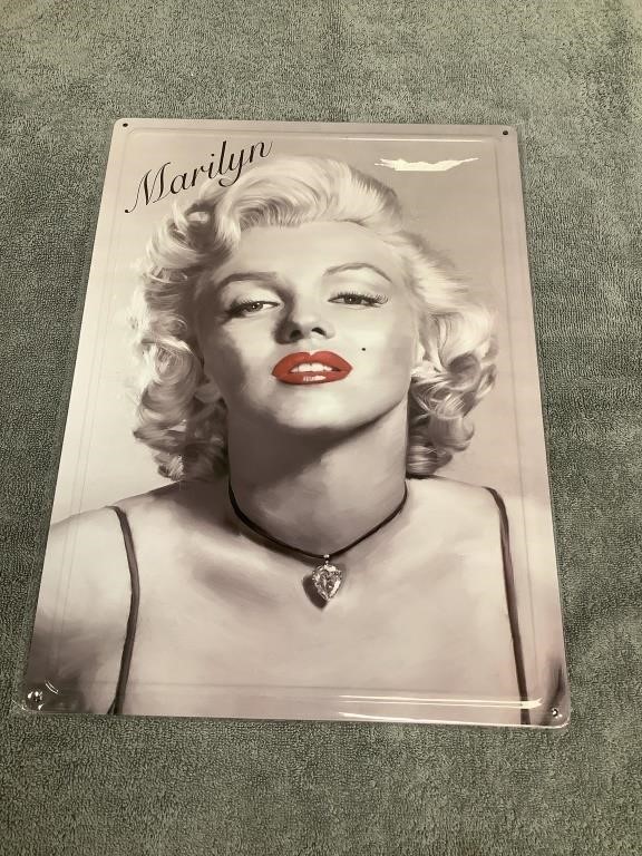 Metal Marilyn Monroe