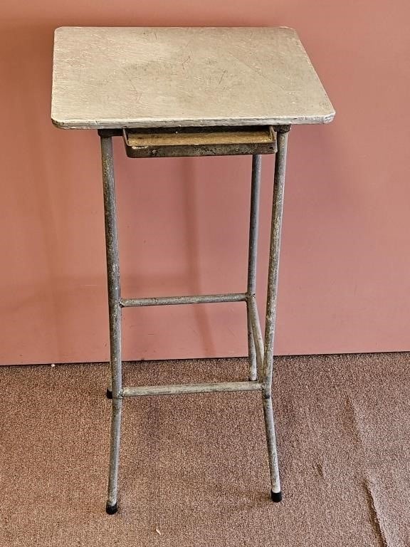 METAL/ALUMINUM PLANT STAND TABLE 34"X16½"X17"