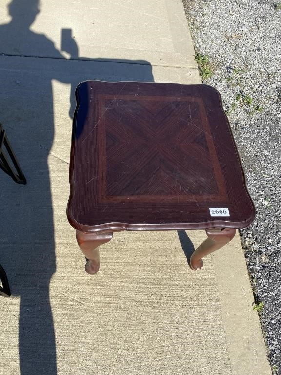 Wood End Table - Has a few light scratches
