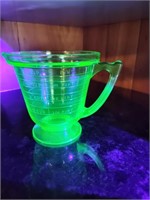 Glass uranium Measuring Cup