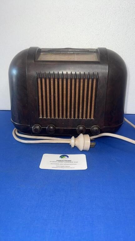 BAKELITE KRIESLER RADIO