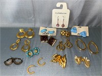 14 Pair Earings Costume Jewelry. Gold,