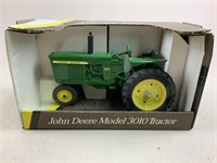 Vintage 1/16 Scale Ertl John Deere 3010 Tractor