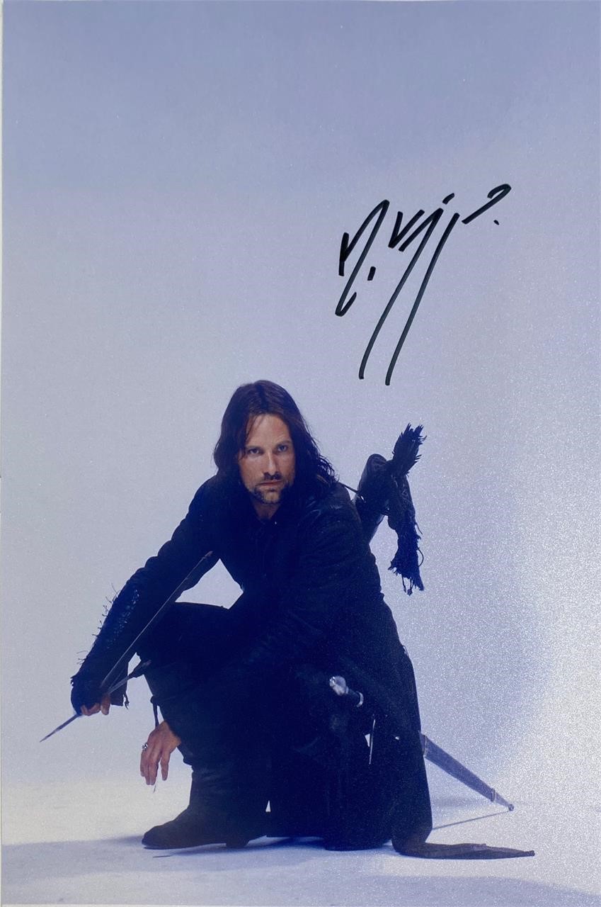 Autograph Signed 
Lord of the Rings Photo