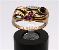A ladies Vintage Gold & Ruby Ring, worn marks & a