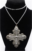 A Reed & Barton 1972 Sterling Christmas Cross on