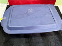 9X13 PYREX BAKING DISH WITH LID