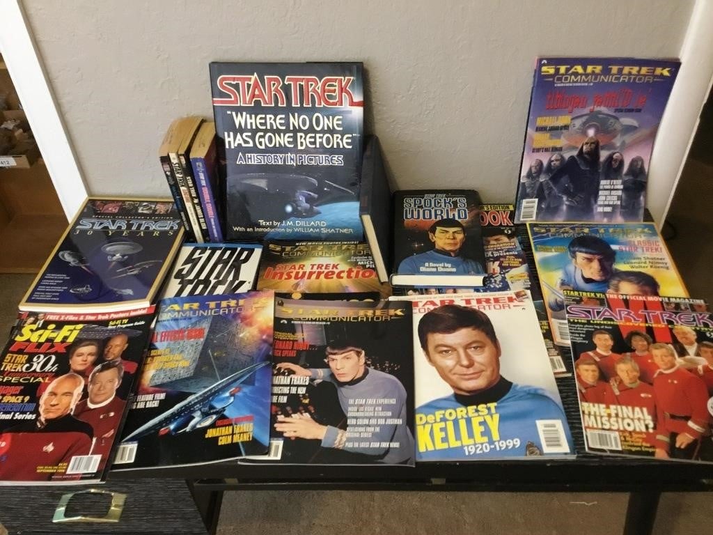 Collection Of Star Trek Communicator Magazines Etc