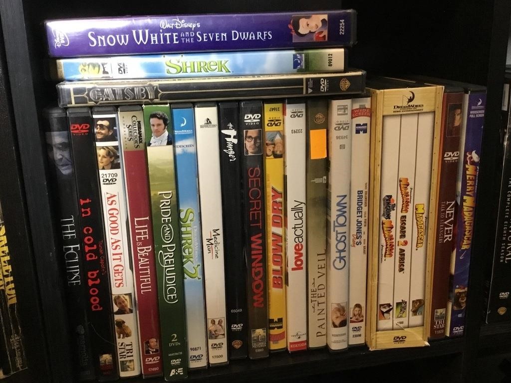 Lot oF 20+ Dvds  Snow White,  Shrek Etc