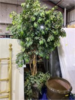 8’ Potted Fake Tree