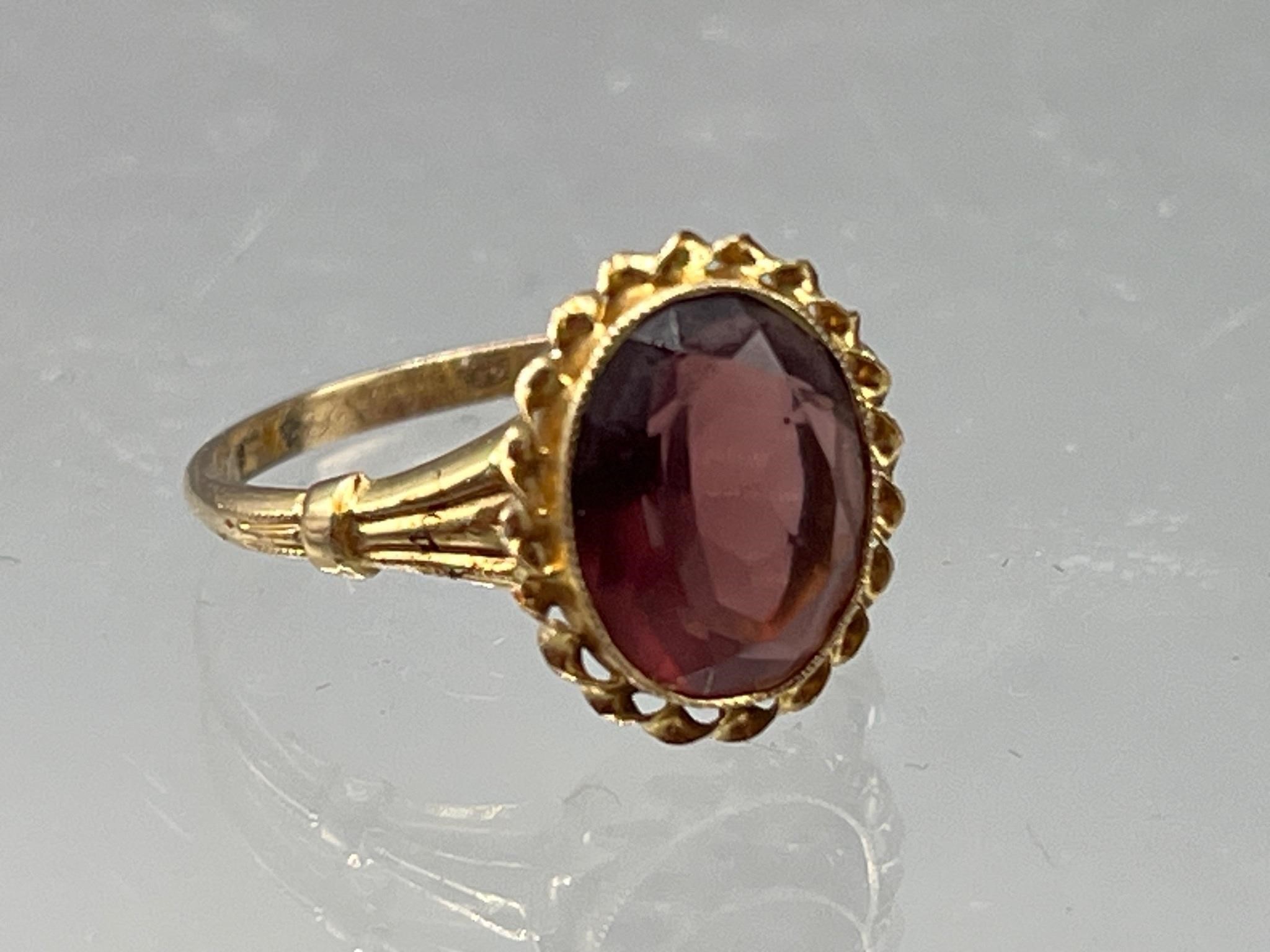 10k gold glass stone ring