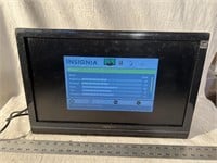 Insignia TV/Monitor Wall Mount With Remote