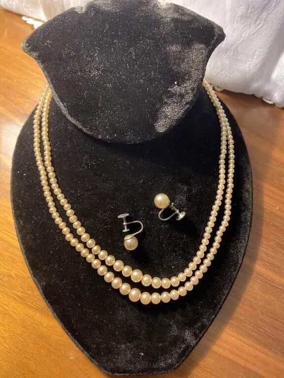 Delta Pearl Necklace With Pearl Clip Earrings