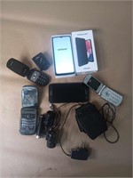 LOT OF CELL PHONES, PAGER, ACESSORIES UNTESTED