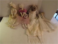 4 Dolls with lace