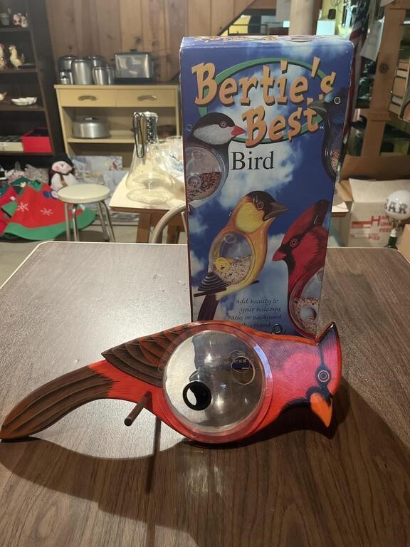 Berties Best Bird Cardinal Feeder