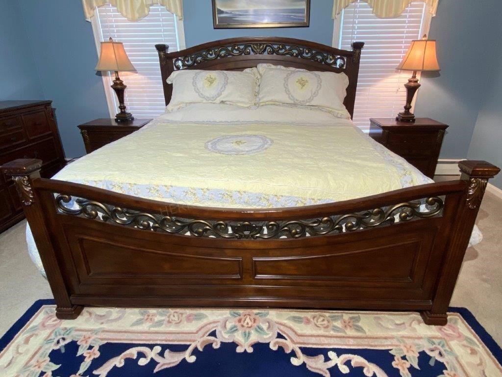 3pc King Size Bedroom Suite (Bedding Sold