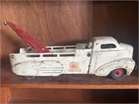 Vintage AAA Wyandotte metal toy tow truck
